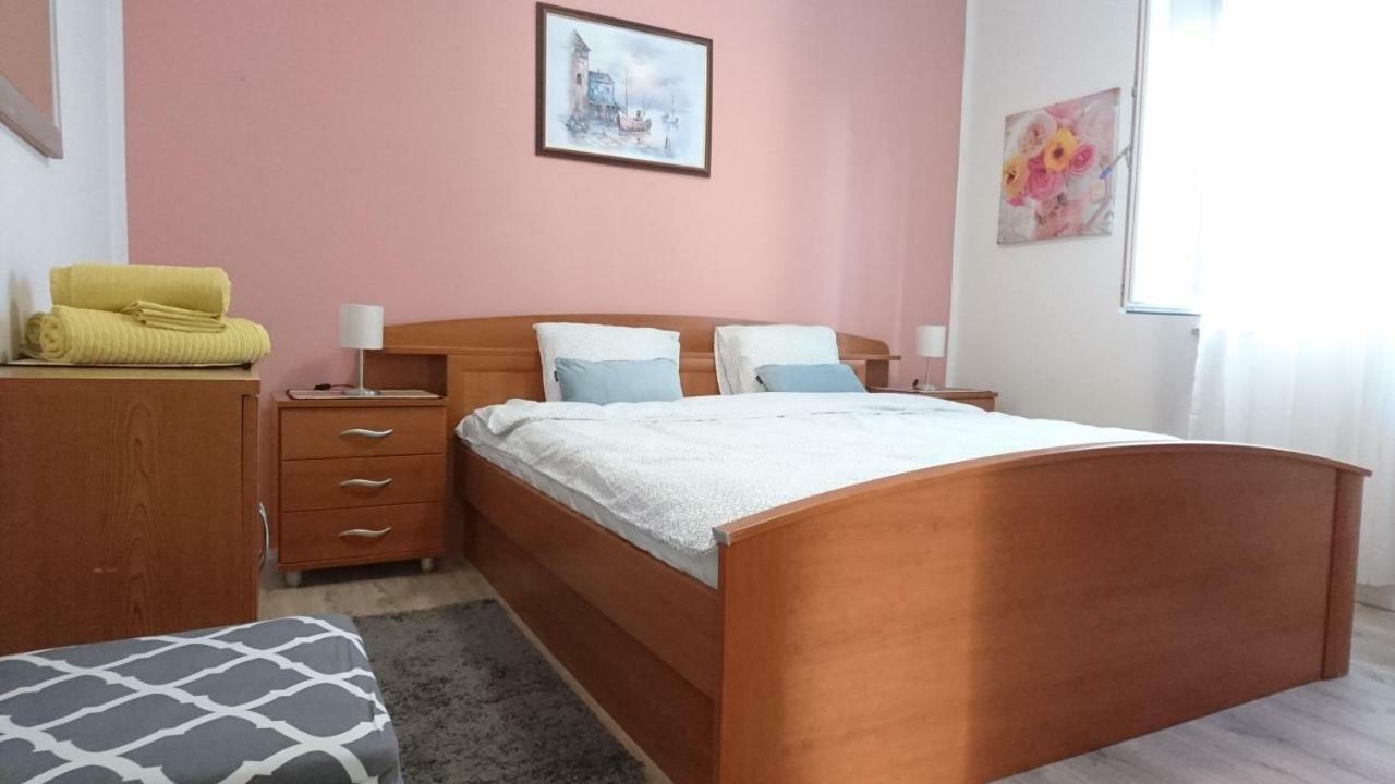 Ela Cres Apartamento Exterior foto