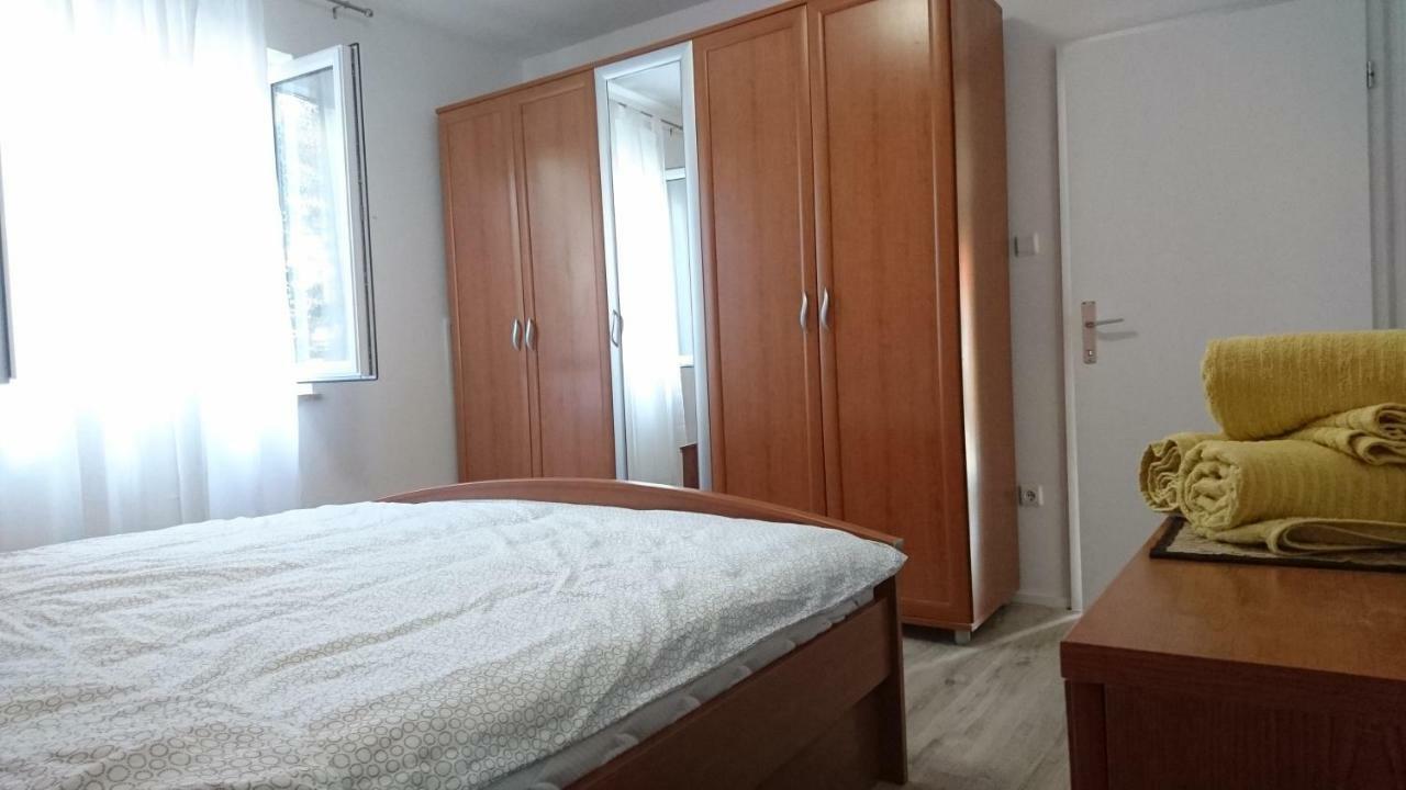 Ela Cres Apartamento Exterior foto